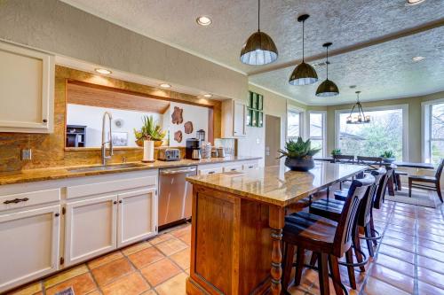 New Braunfels Retreat Relax at The Hideout in New Braunfels, USA