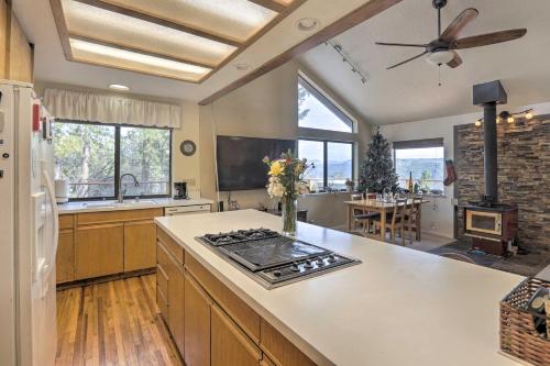 Homey Colfax Getaway w/ Private Hot Tub! in Colfax (CA)