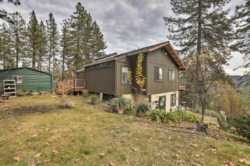 Homey Colfax Getaway w/ Private Hot Tub! in Colfax (CA)