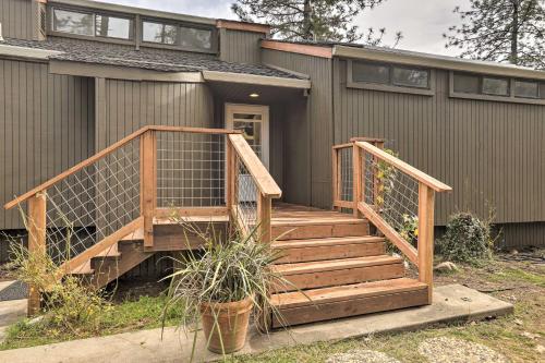 Homey Colfax Getaway w/ Private Hot Tub! in Colfax (CA)