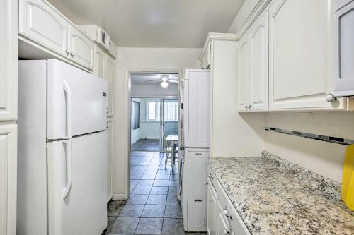 Convenient Inglewood Condo 1 Mile to SoFi!