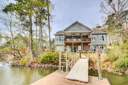 Lakefront Leesville Retreat with Private Dock!