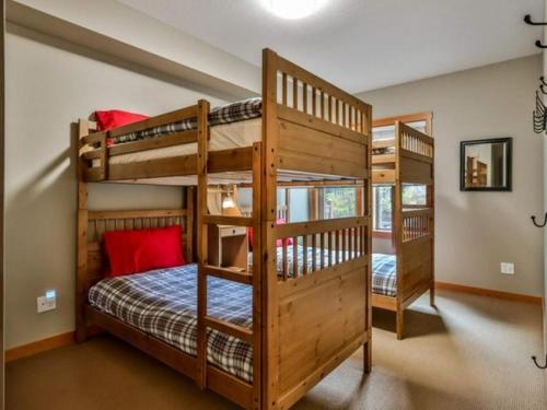 Outdoor Pool, 3 Hot tubs, Gym Warm and Welcoming, Canmore (fotografie 9)