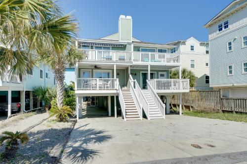 Condo with 2 Decks - Steps from Wrightsville Beach! - image 11