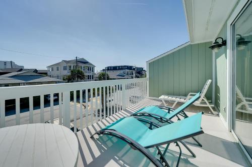 Condo with 2 Decks - Steps to Wrightsville Beach!