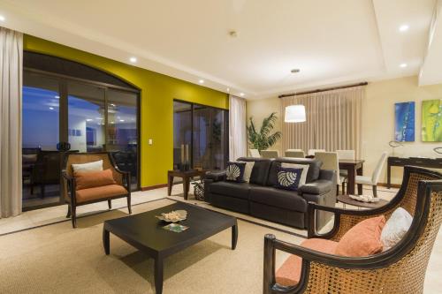 Shared lounge/TV area, Incredible Ocean-View Penthouse - Jobo - Reserva Conchal Golf Resort in Playa Conchal