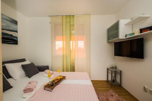 Paeninsula Studio Apartment