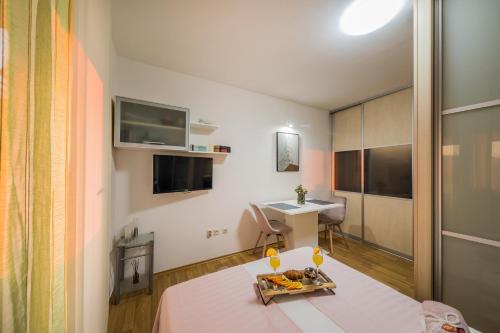 Paeninsula Studio Apartment