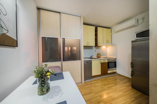 Paeninsula Studio Apartment