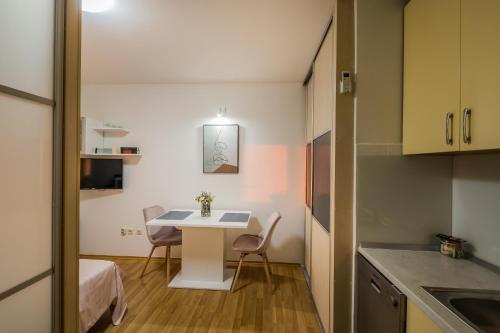 Paeninsula Studio Apartment