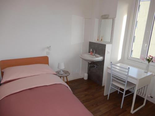 1 twin bed