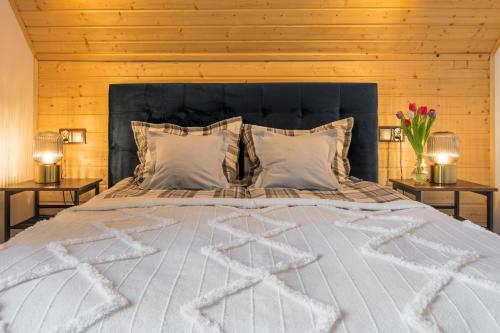2 bedrooms, 4 beds
