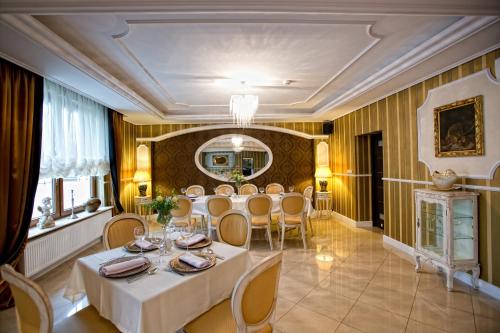 Hotel Gold - image 6