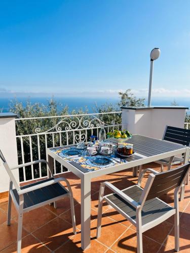Infinity Experience Casa Vacanza Incantevole con Terrazzo in Scala
