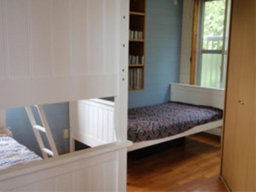 3 twin beds
