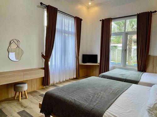 Dhanis's House 8 Bedroom Villa in Danau Lido