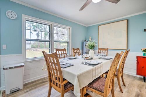 Cozy Wilmington Vacation Rental 10 Mi to Beach! in Myrtle Grove