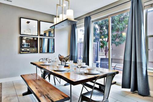 Sleeps 33 Pet Friendly Free Bikes 96 Hour Cancellation Poolside - Entrada 424 and 428 - image 5