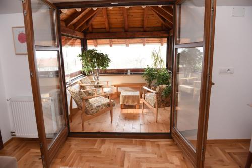 Seosko turističko domaćinstvo Kajsija - Apartment - Čačak