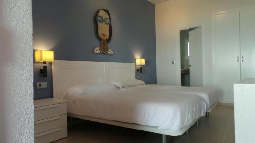2 twin beds