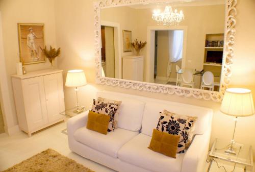 White Florence Suite