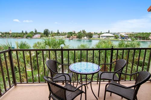 Land's End #406 building 1 - Bay Front - main image