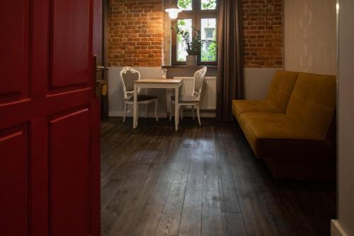 Apartament Atłasowy - image 7