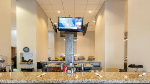 Holiday Inn & Suites Phoenix-Mesa-Chandler, an IHG Hotel