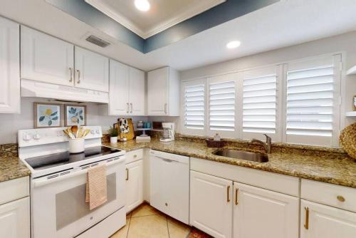 Siesta Key Condo Heated Pool Newly Renovated in Sarasota, USA