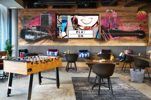 Moxy Dublin City - image 11