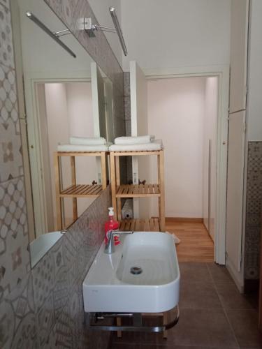 Forte Sangallo Home - PARKING POINT FOR BIKE in Civita Castellana