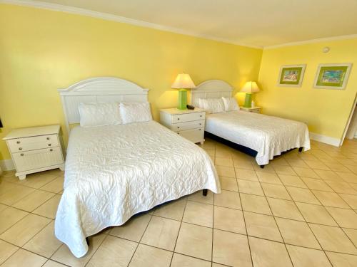 2 queen beds