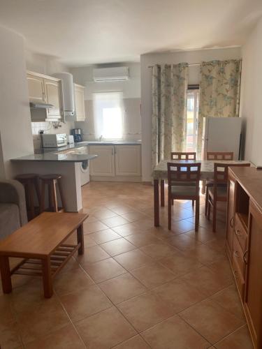 บริการและสิ่งอำนวยความสะดวก, Castelos da Rocha in ปอร์ติเมา ทาวน์ เซ็นเตอร์