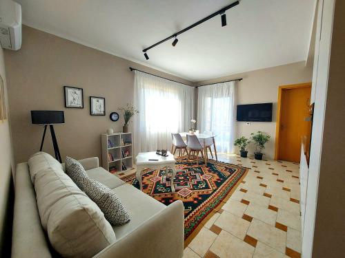 Cozy retreat in the heart of Bllok, Tirana (foto 8)