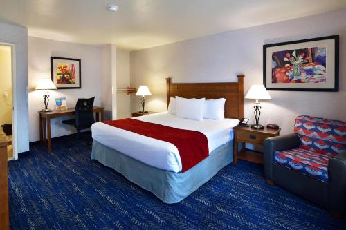 Lamplighter Inn & Suites at SDSU