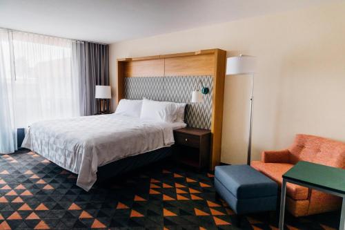 Holiday Inn & Suites Phoenix-Mesa-Chandler, an IHG Hotel