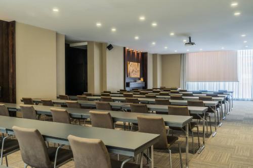 AC Hotel Valencia - image 5