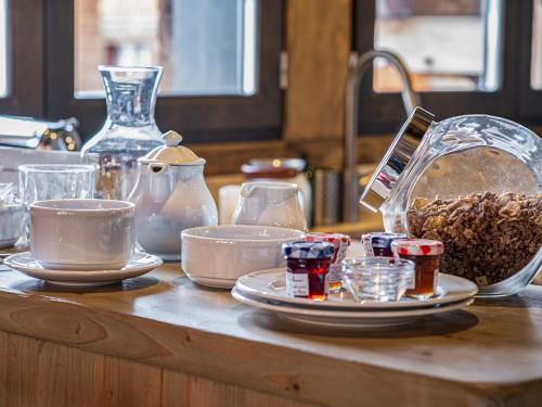 Chalet élégant à Courchevel Le Praz avec spa, cheminée et services inclus - FR-1-568-35 (Chalet elegant a Courchevel Le Praz avec spa, cheminee et services inclus - FR-1-568-35) in Le Praz