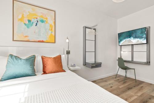 The Varden - A Self-Service Micro Hotel – Long Beach, CA