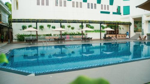 Emerald Garden International Hotel