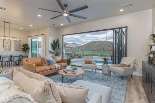 Closest 8 Bedroom To Zion-Private Pool and Hot Tub! 2272