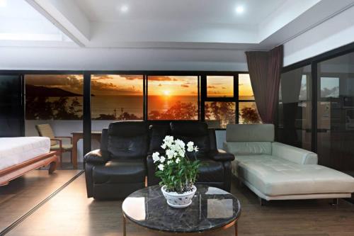 PATONG TOWER SEAVIEW 3 BEDROOMS by PTA