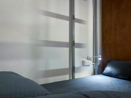 1 twin bed