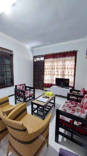 B&B Tlekung - Dafaira holidayhome batu - Bed and Breakfast Tlekung