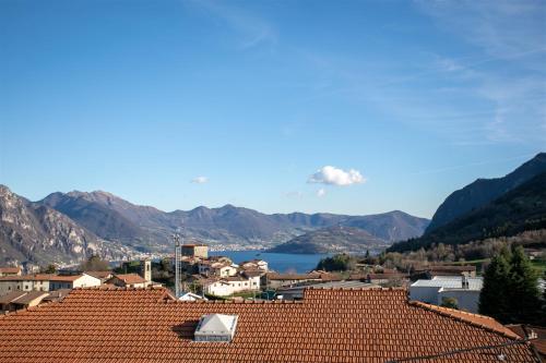 Vista/Panorama, IseoLakeRental - Appartamento Livio in Solto Collina