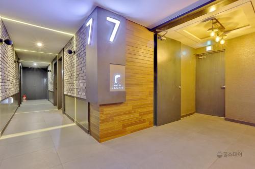 김해 그라시아스 호텔 김해 (Gracias Hotel Gimhae) 2성급 호텔 수영장