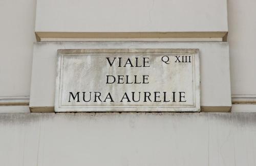 Apt in front of the Vatican City - image 14
