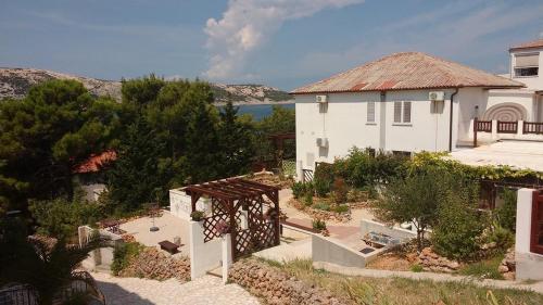 Apartments and rooms by the sea Stara Novalja, Pag - 6303 Novalja