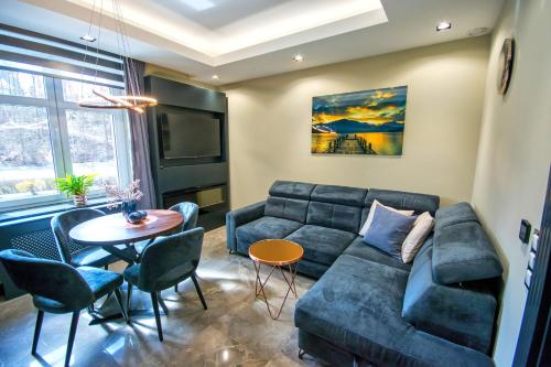 2 bedrooms, 3 beds