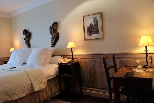 Deluxe Double Room image 4